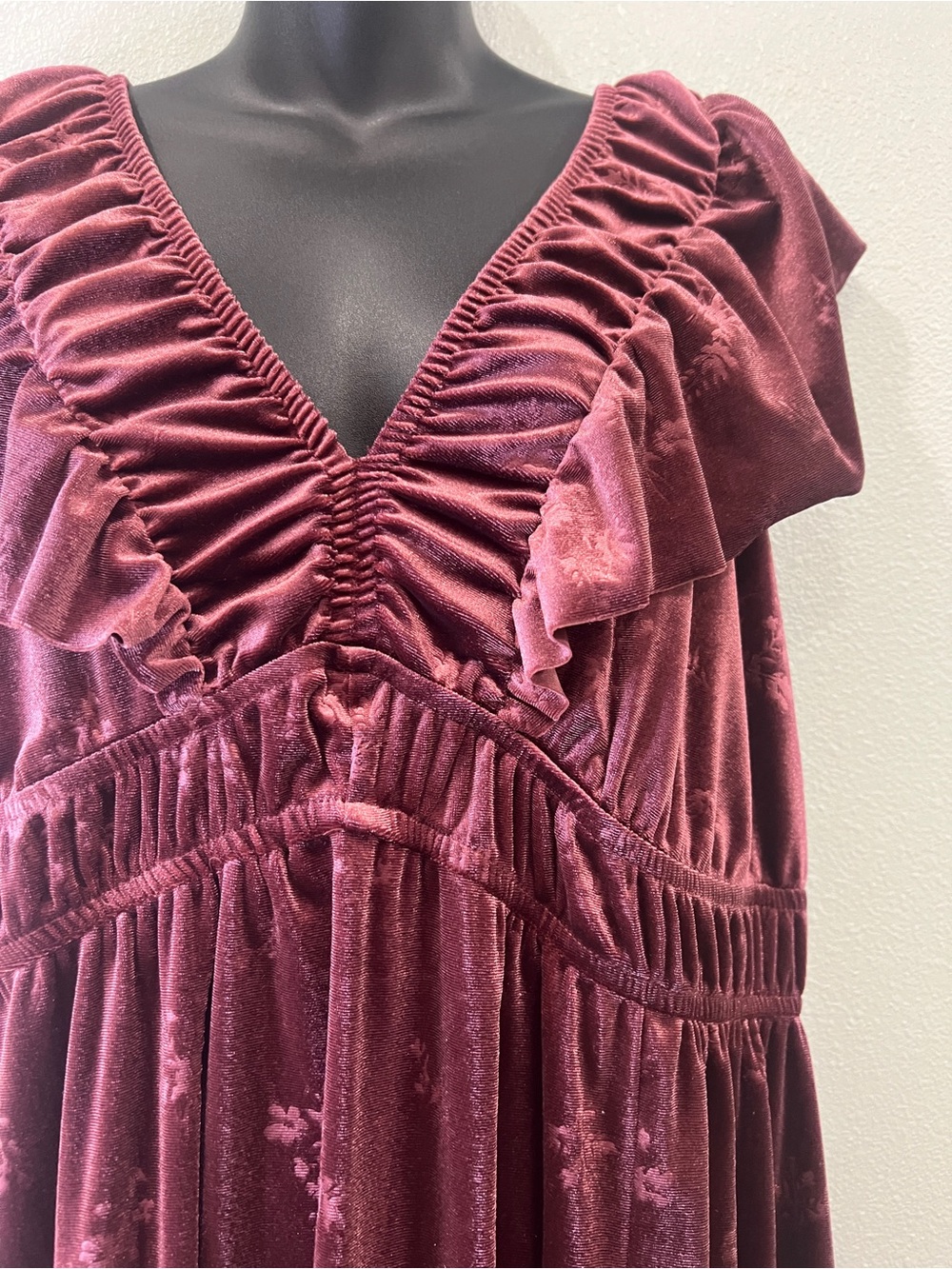 NWT Eyeshadow 1X Burgundy Velvet Floral Midi Dress Whimsigoth Ruffle V Neck